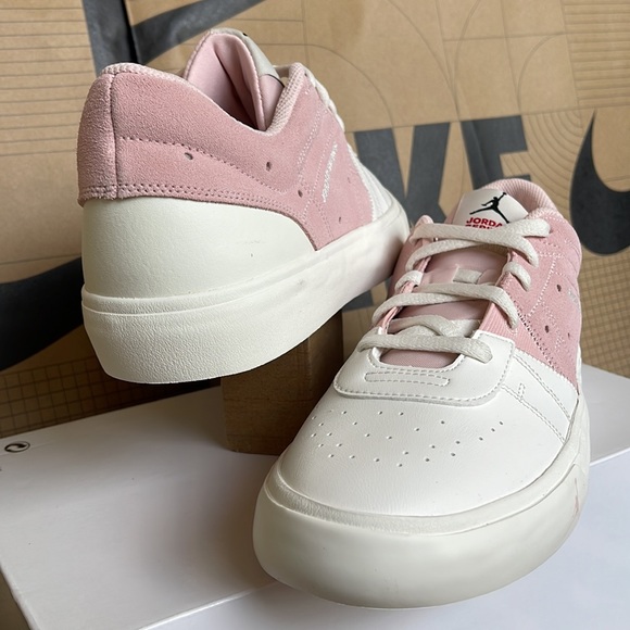 JORDAN SERIES.03 ‘Atmosphere’ WMNS - Picture 11 of 16